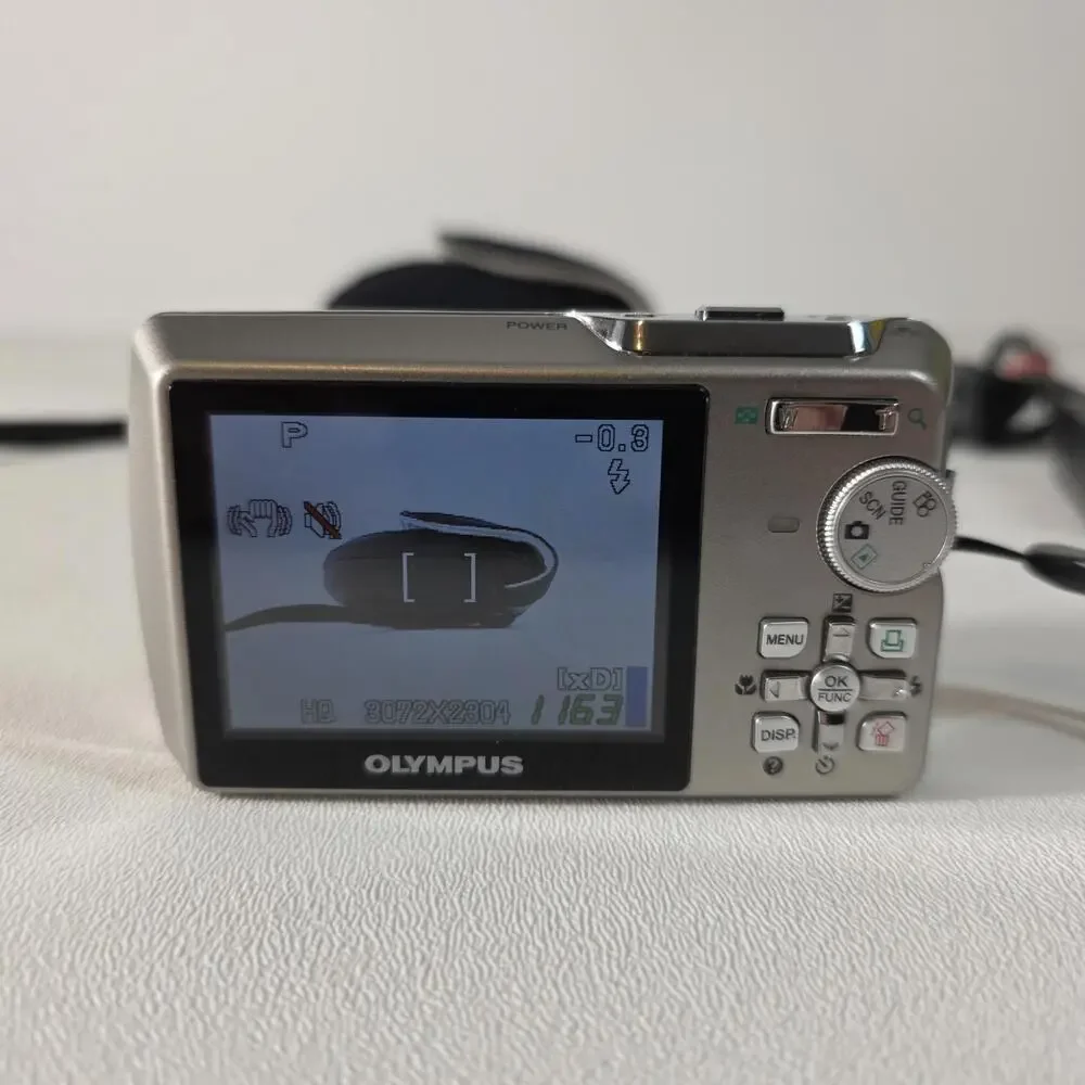 Olympus Stylus 750 Digital Camera, Silver, All Weather, 7.1-megapixel, 5X Zoom